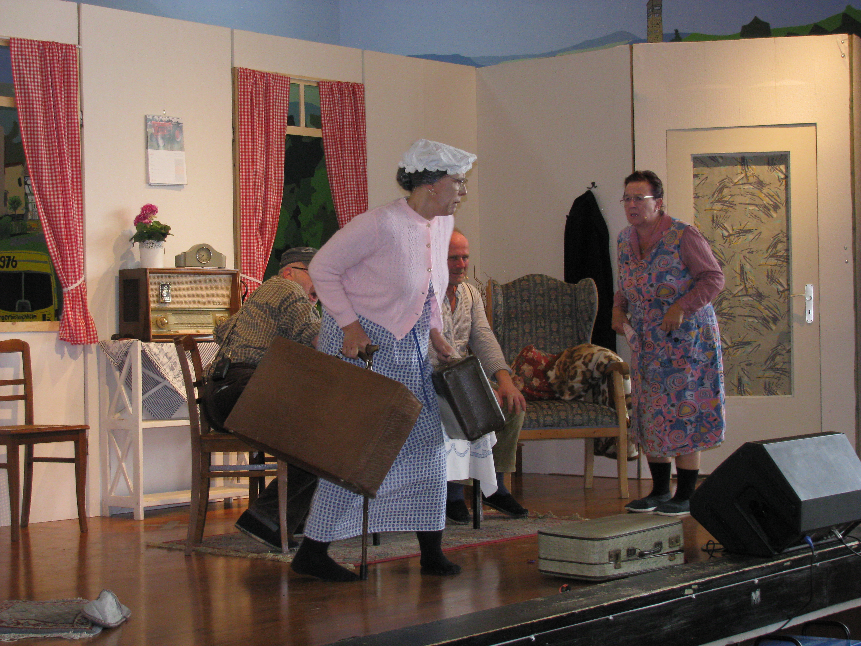 Die Laienspieltruppe der "Aulataler" in Aktion beim Dorfnachmittag 2024.